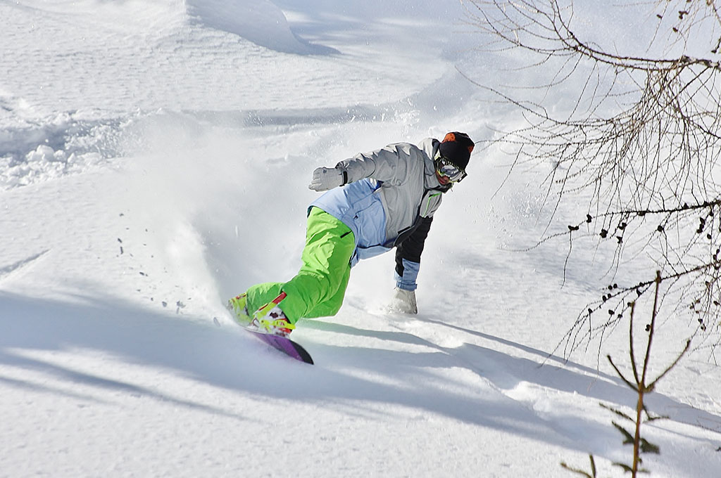 discesa snowboard